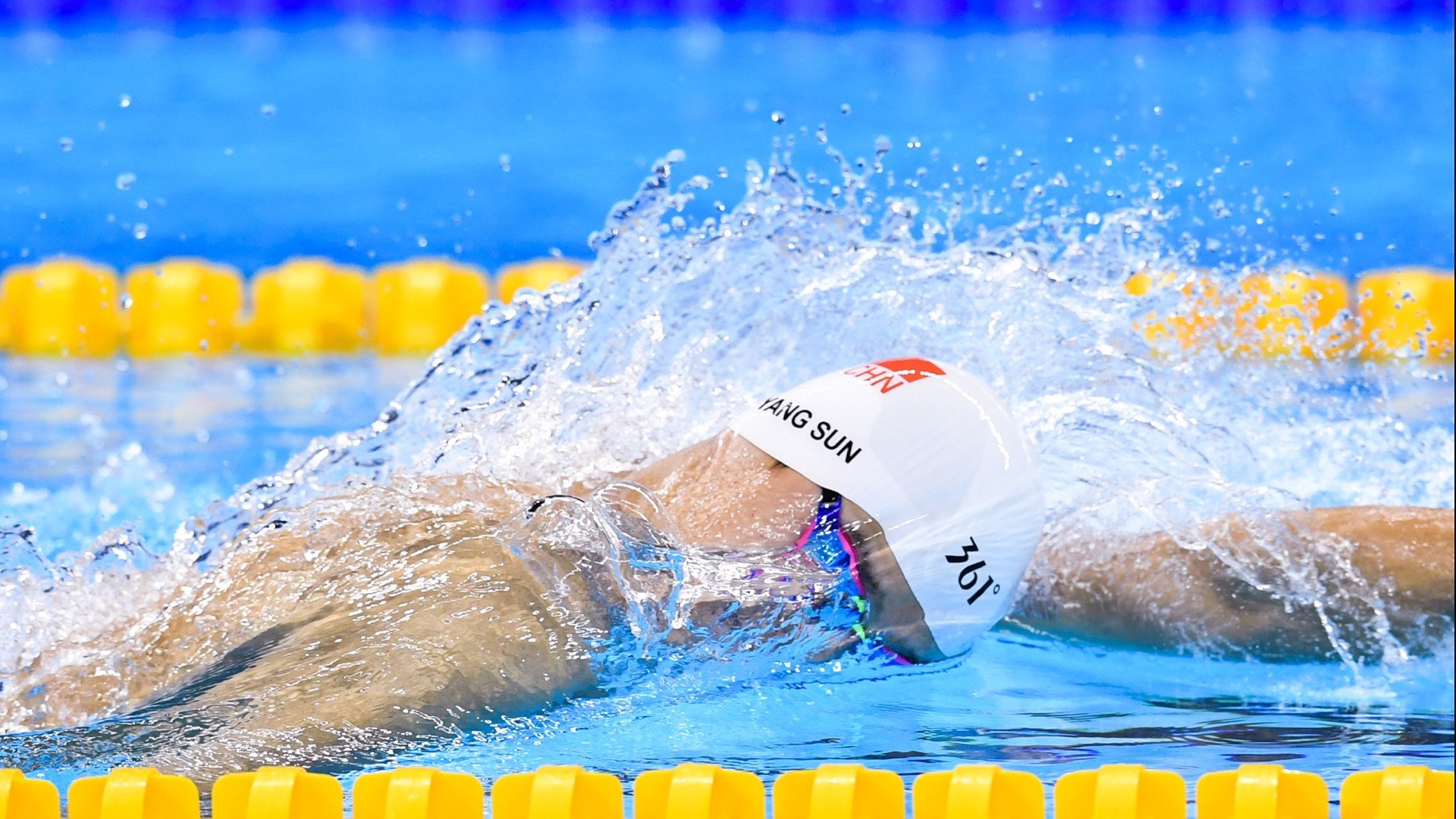 世界田径：肯尼亚跑者连续破纪录，赛场火爆！，肯尼亚长跑运动员名单